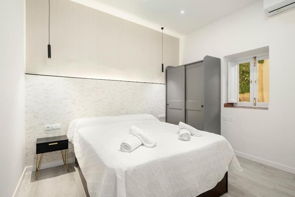 Newly Refurbished Modern 2-Bed Apartment In Heart Of טורמולינוס מראה חיצוני תמונה