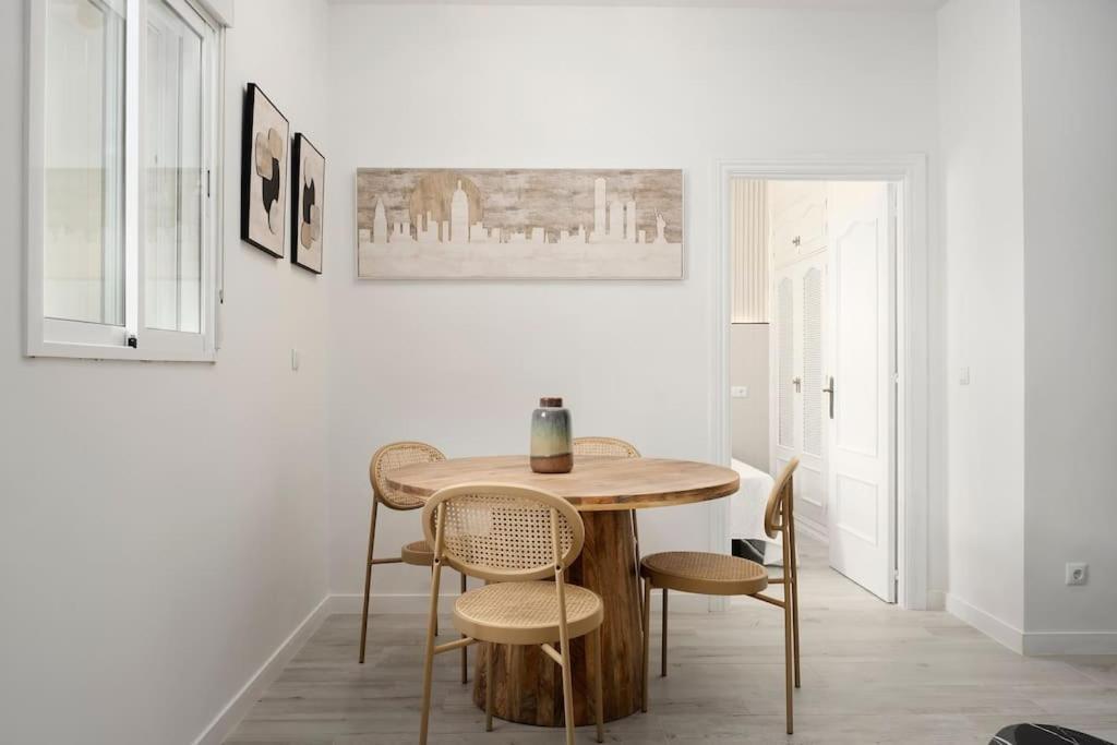 Newly Refurbished Modern 2-Bed Apartment In Heart Of טורמולינוס מראה חיצוני תמונה