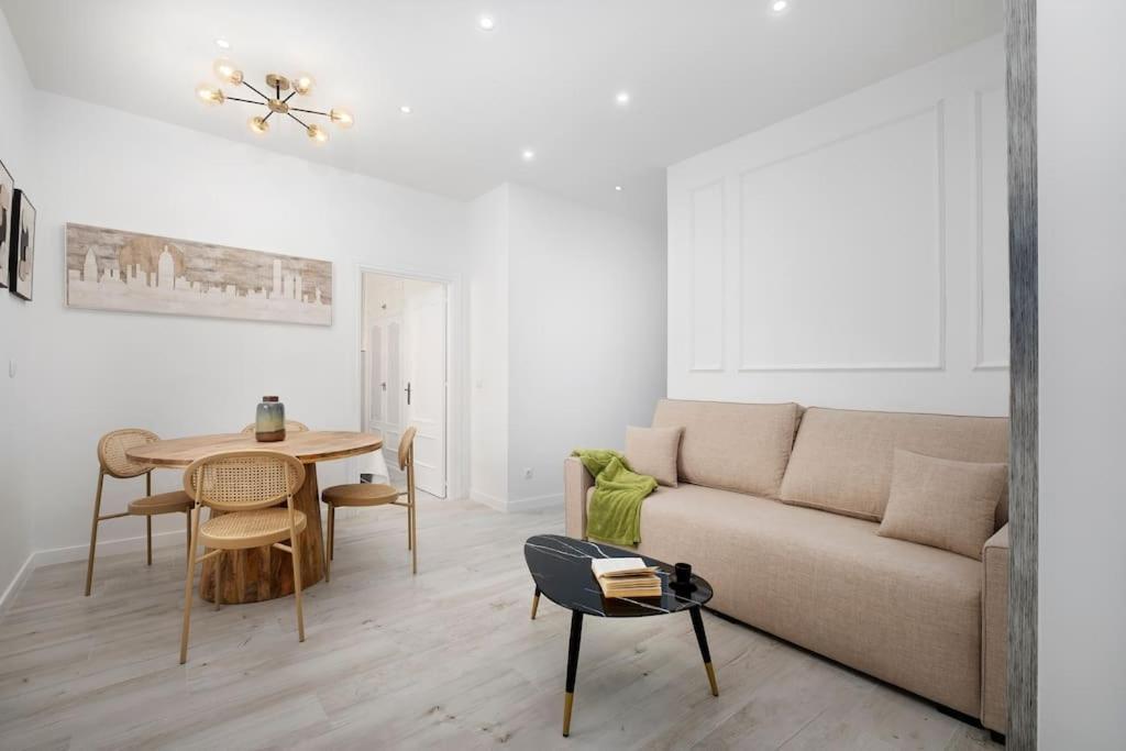 Newly Refurbished Modern 2-Bed Apartment In Heart Of טורמולינוס מראה חיצוני תמונה